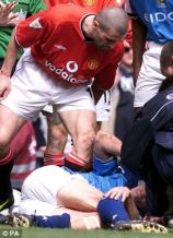 article-1050727-003C45F500000258-680_306x423